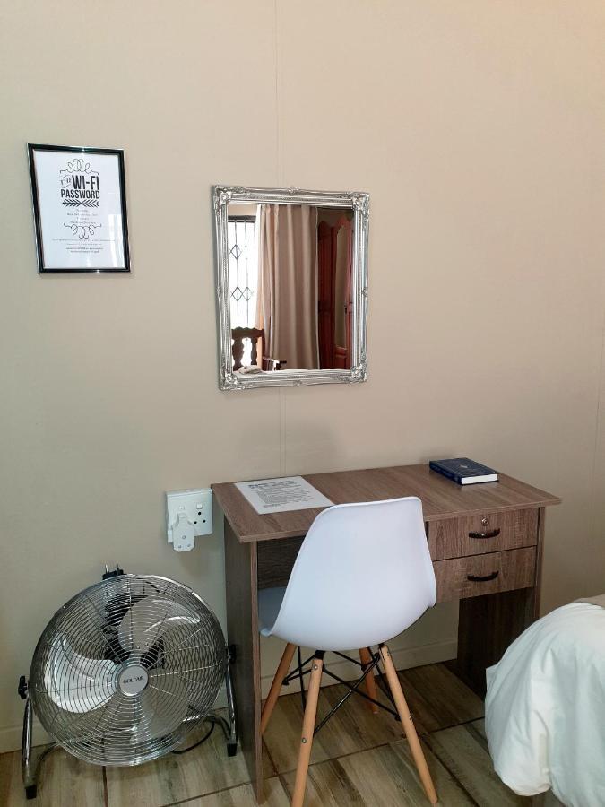 Rand Self-Catering Accommodation Carolina エクステリア 写真
