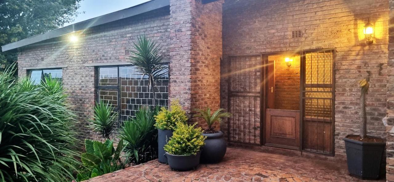 Rand Self-Catering Accommodation Carolina エクステリア 写真