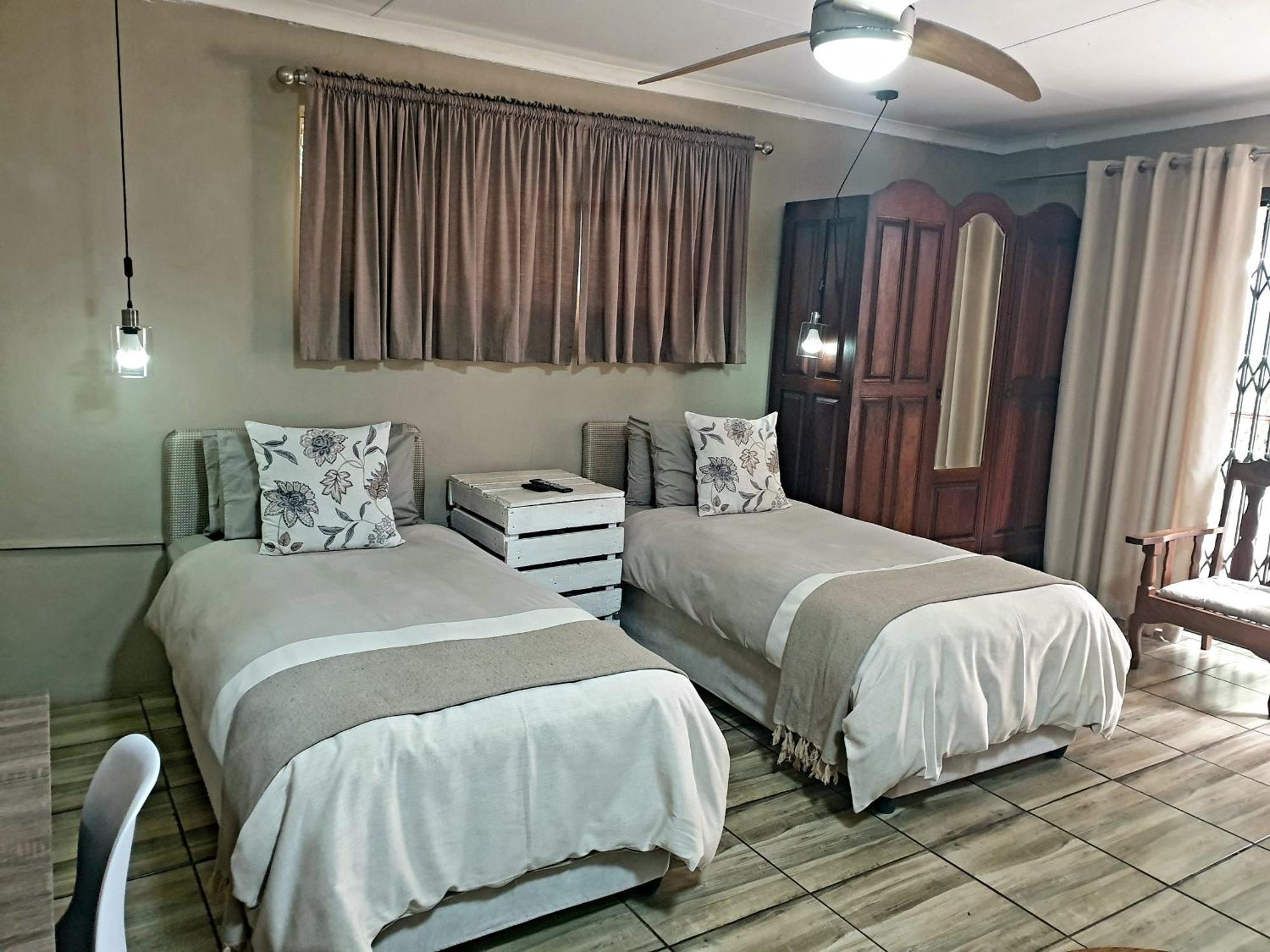 Rand Self-Catering Accommodation Carolina エクステリア 写真
